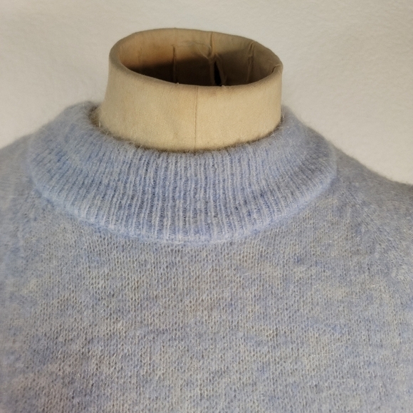 H&M Sweater Wool Mohair Sz XS Crewneck Fuzzy Blue - Picture 2 of 5